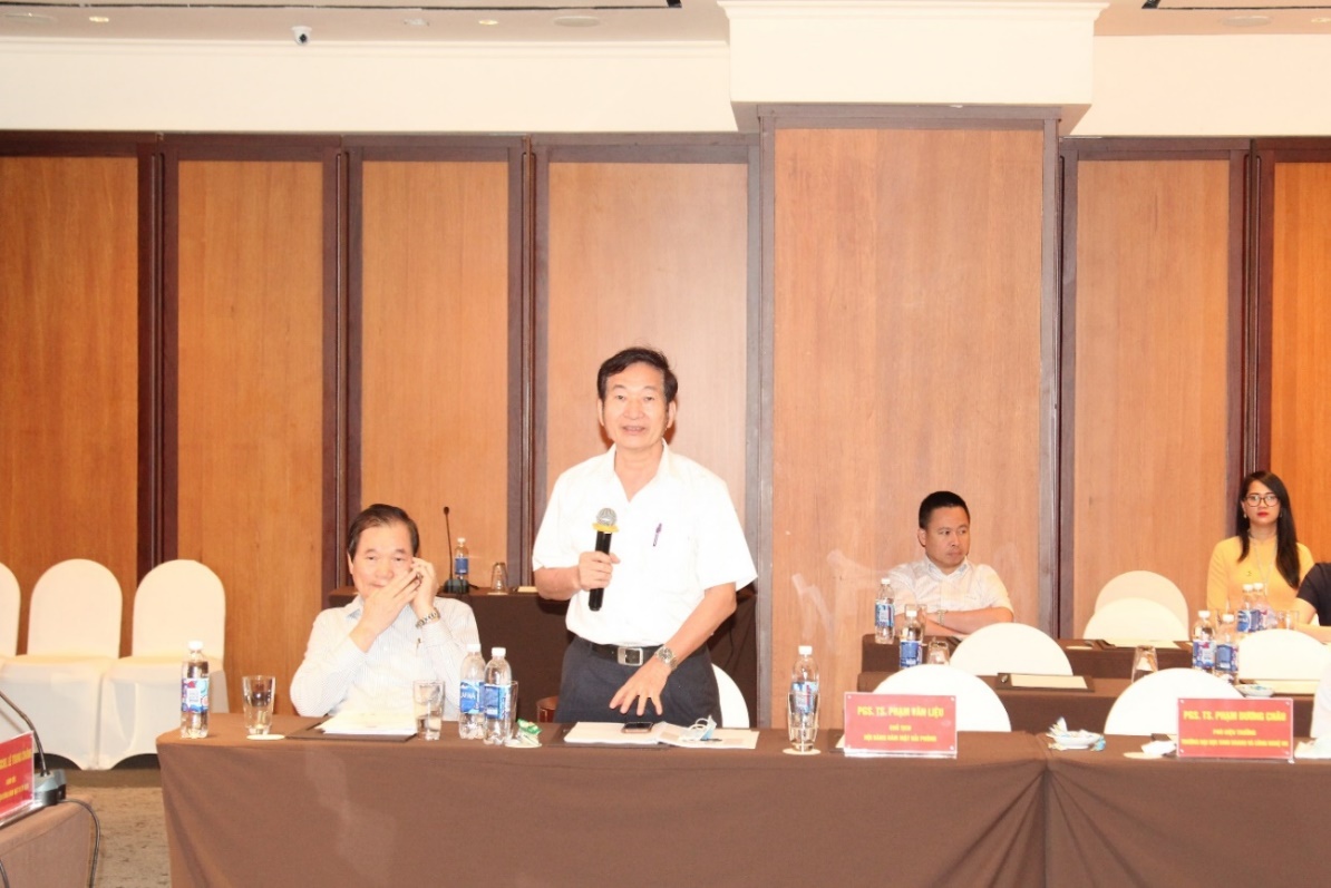 PGS TS. Phạm Văn Liệu, Chủ tịch Hội RHM Hải Phòng phát biểu ý kiến trong phiên hội thảo